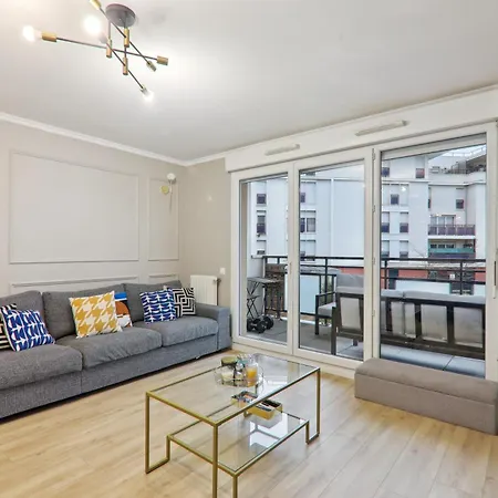 Chic Design With Parking Apartament *